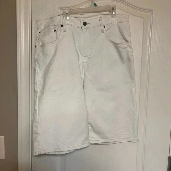 Levi White Jean Shorts - Picture 2 of 5